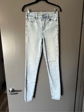 Like-New American Eagle Outfitters Light Wash Skinny Jeans 4 Long